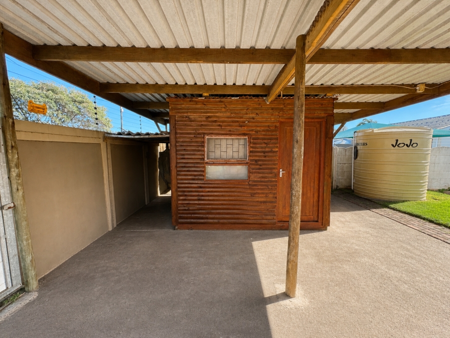4 Bedroom Property for Sale in Gonubie Eastern Cape